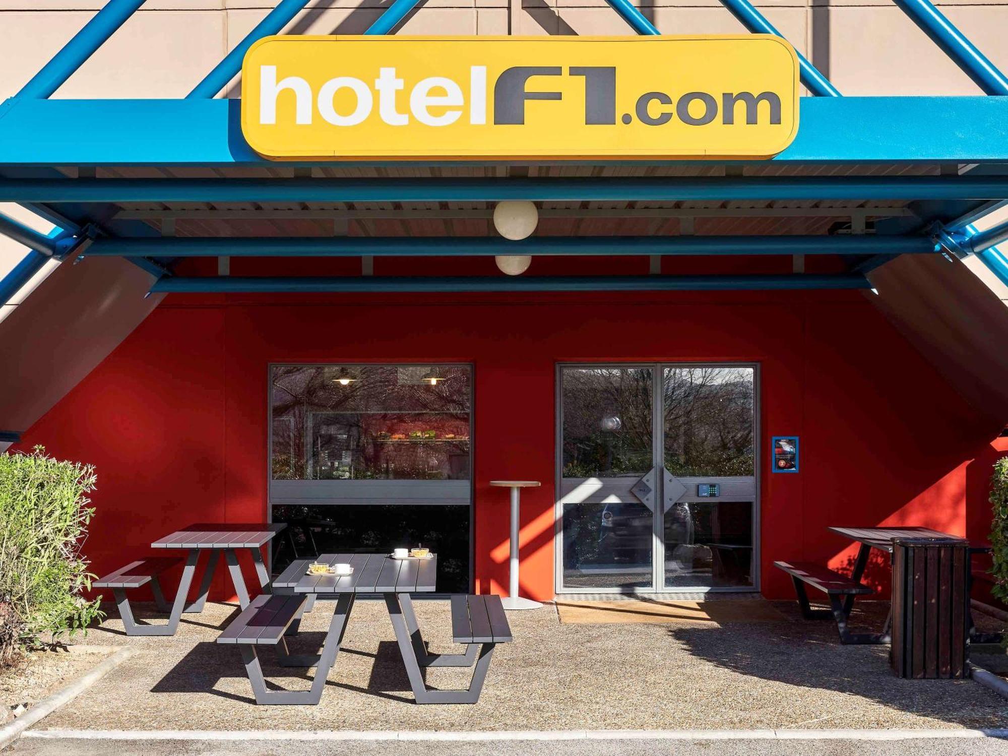 Hotelf1 Lille Metropole Mons-en-Baroeul Exterior foto